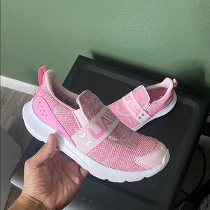 Barely usedUnder Armour Kids Pink and White Sneakers